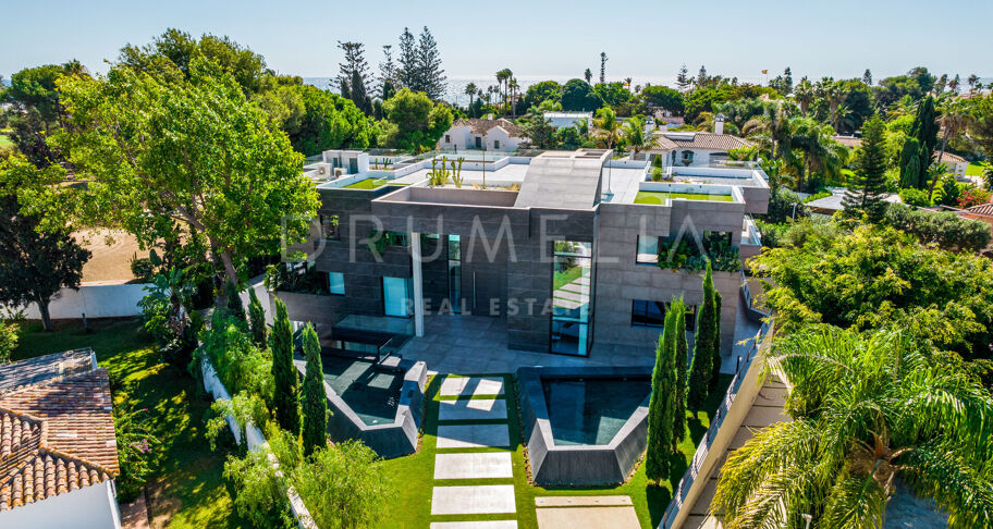 Impressive Brand-New State-of-the Art Modern House in Seaside Casasola