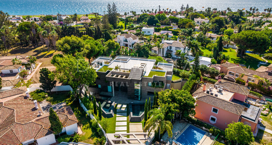 Impressive Brand-New State-of-the Art Modern House in Seaside Casasola