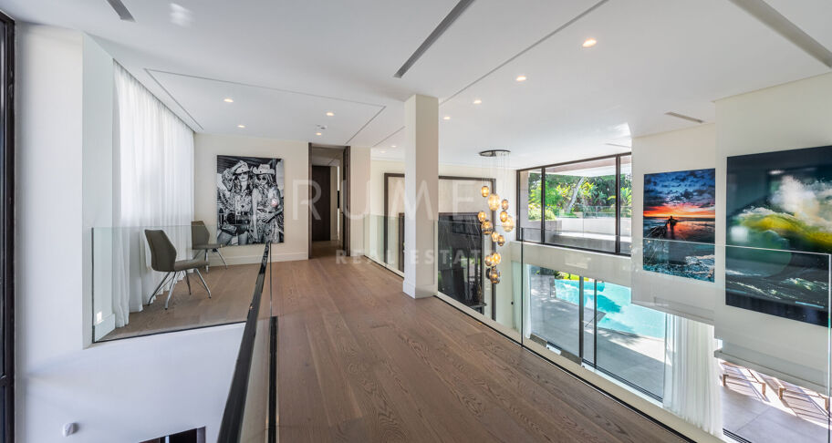 Impressive Brand-New State-of-the Art Modern House in Seaside Casasola