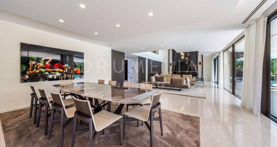 Impressive Brand-New State-of-the Art Modern House in Seaside Casasola