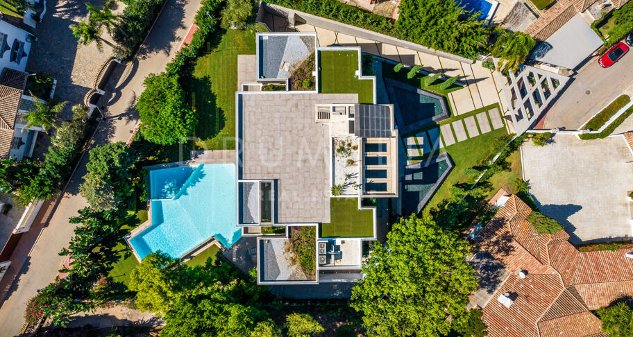 Impressive Brand-New State-of-the Art Modern House in Seaside Casasola