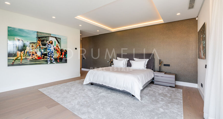 Impressive Brand-New State-of-the Art Modern House in Seaside Casasola