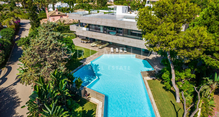 Impressive Brand-New State-of-the Art Modern House in Seaside Casasola
