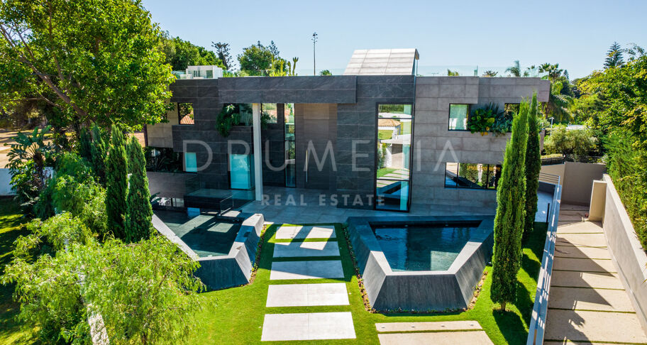 Impressive Brand-New State-of-the Art Modern House in Seaside Casasola