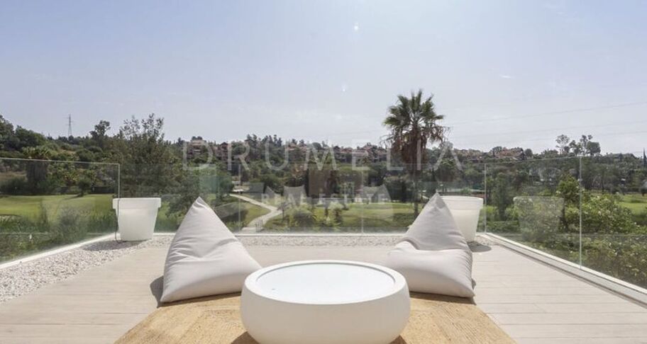 Golfvilla’s met Spa en Bioscoop in El Campanario, Estepona Oost