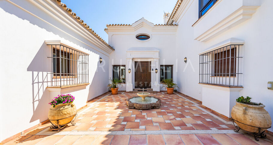 Prächtige stilvolle Frontline-Golf-Luxus-Villa, Marbella Club Resort, Benahavis