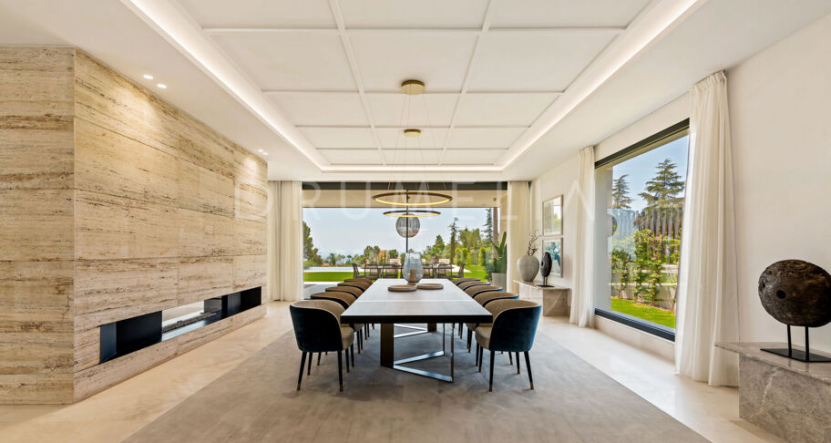 Large brand new villa with stunning views in Cascada de Camoján Marbella's Golden Mile.