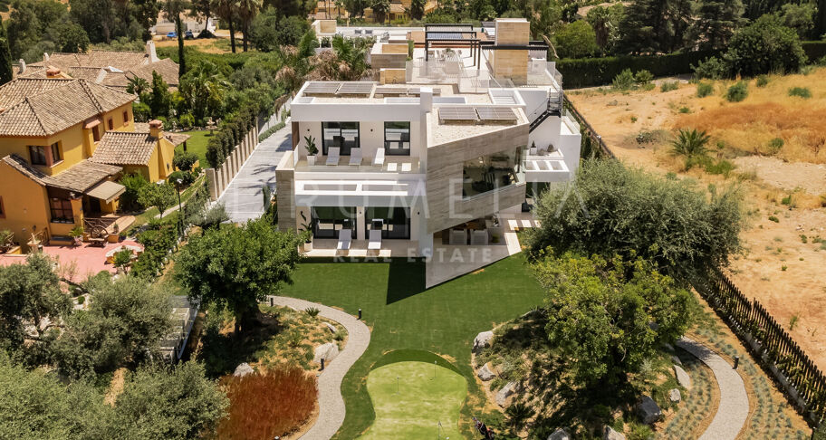 Large brand new villa with stunning views in Cascada de Camoján Marbella's Golden Mile.