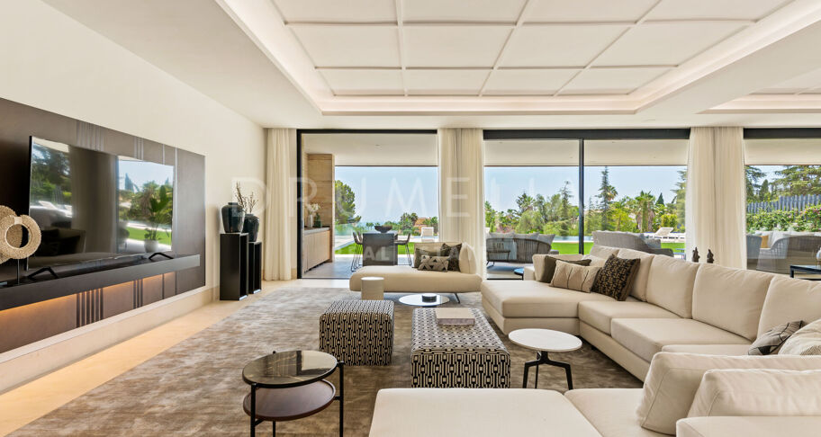 Large brand new villa with stunning views in Cascada de Camoján Marbella's Golden Mile.