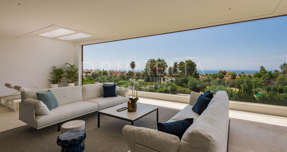 Large brand new villa with stunning views in Cascada de Camoján Marbella's Golden Mile.