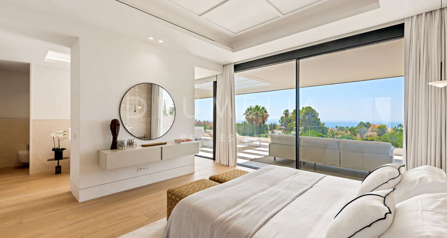 Large brand new villa with stunning views in Cascada de Camoján Marbella's Golden Mile.