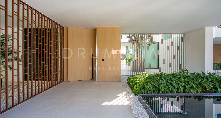 Propriété semi-détachée de luxe et de grande qualité, dans le Golden Mile de Marbella.
