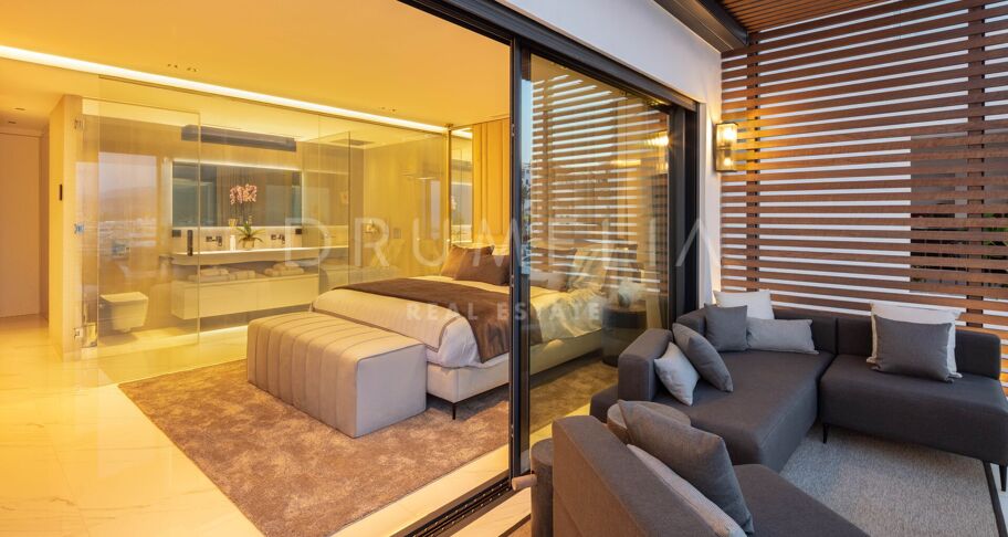 Hervorragende moderne Luxuswohnung mit Blick auf das Mittelmeer, Puerto Banus, Marbella