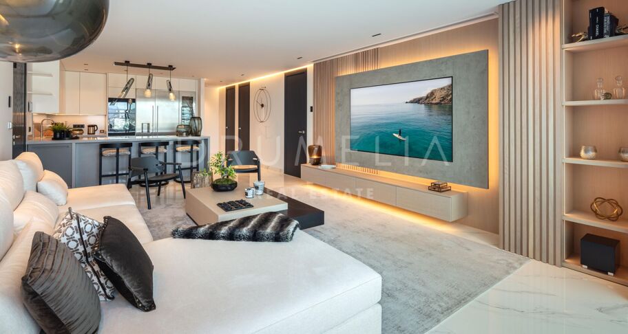 Hervorragende moderne Luxuswohnung mit Blick auf das Mittelmeer, Puerto Banus, Marbella