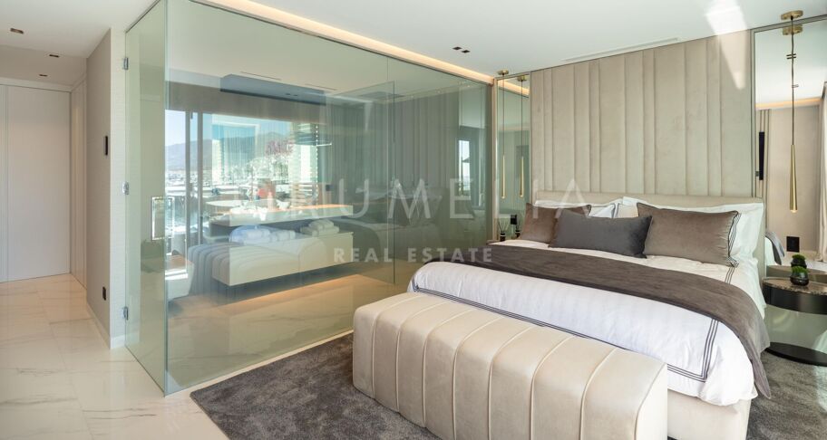 Hervorragende moderne Luxuswohnung mit Blick auf das Mittelmeer, Puerto Banus, Marbella