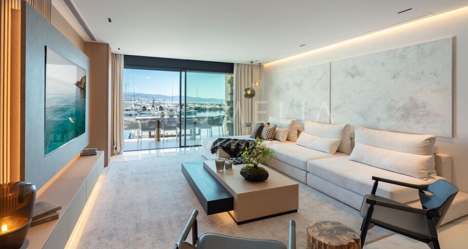 Hervorragende moderne Luxuswohnung mit Blick auf das Mittelmeer, Puerto Banus, Marbella