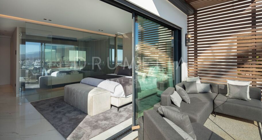 Hervorragende moderne Luxuswohnung mit Blick auf das Mittelmeer, Puerto Banus, Marbella