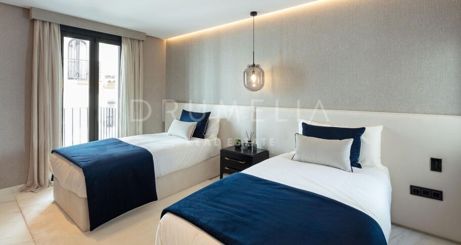 Hervorragende moderne Luxuswohnung mit Blick auf das Mittelmeer, Puerto Banus, Marbella