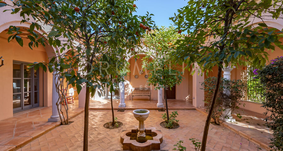 Villa Pace - Stunning Mediterranean-Style Luxury House in Los Flamingos, Benahavis