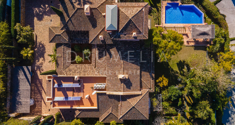 Villa Pace - Stunning Mediterranean-Style Luxury House in Los Flamingos, Benahavis