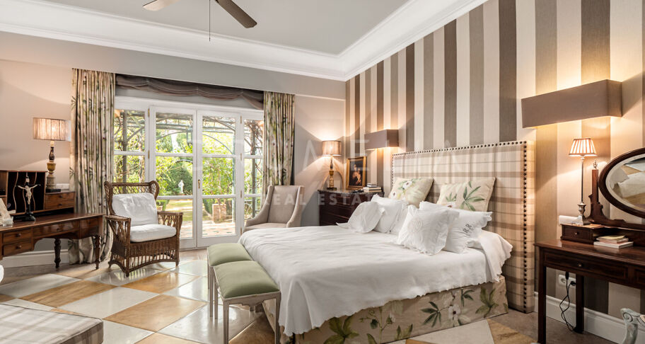 Villa Pace - Stunning Mediterranean-Style Luxury House in Los Flamingos, Benahavis