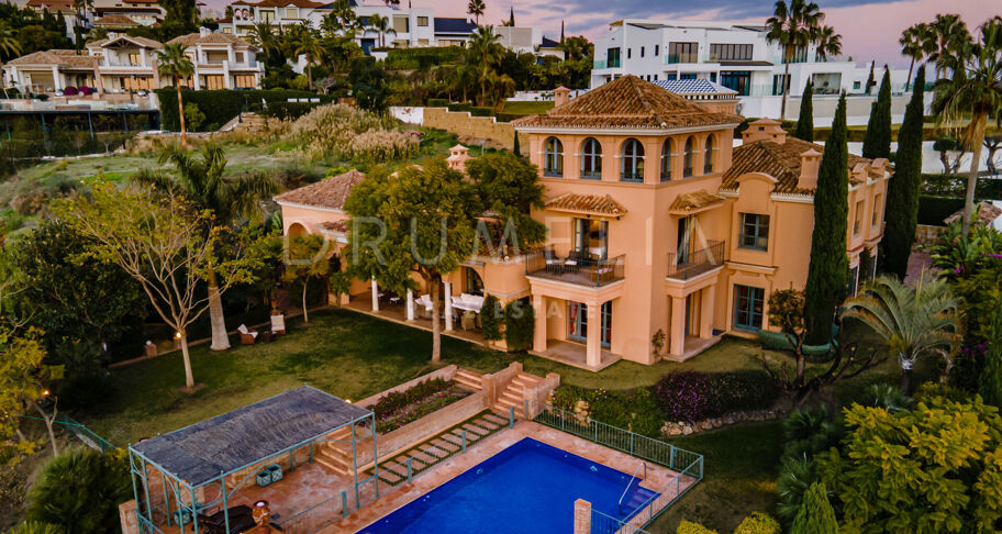 Villa Pace - Stunning Mediterranean-Style Luxury House in Los Flamingos, Benahavis
