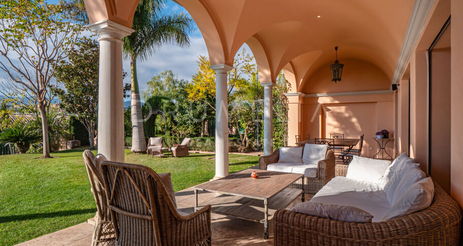 Villa Pace - Stunning Mediterranean-Style Luxury House in Los Flamingos, Benahavis