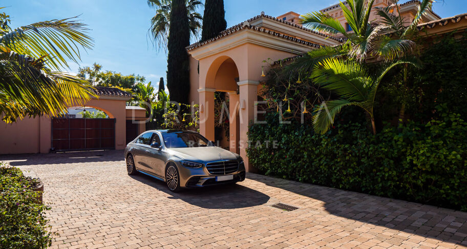 Villa Pace - Stunning Mediterranean-Style Luxury House in Los Flamingos, Benahavis
