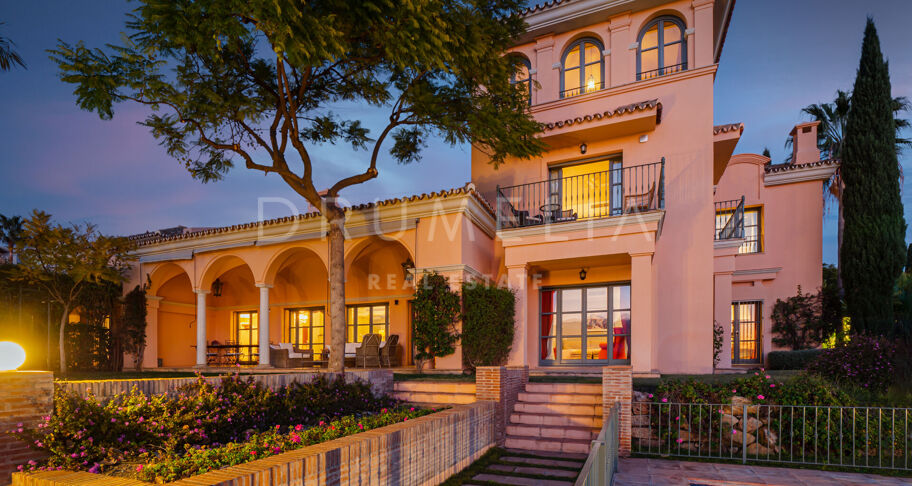 Villa Pace - Stunning Mediterranean-Style Luxury House in Los Flamingos, Benahavis