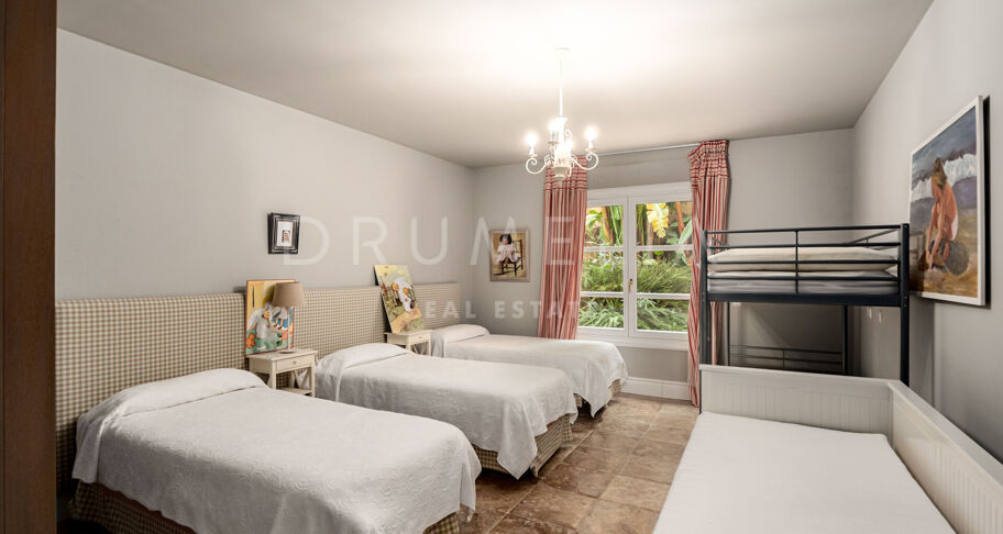 Villa Pace - Stunning Mediterranean-Style Luxury House in Los Flamingos, Benahavis