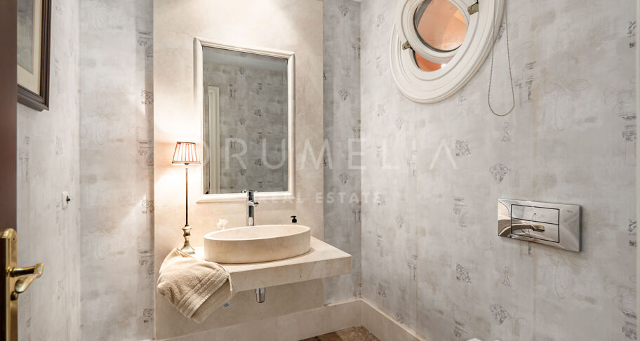 Villa Pace - Stunning Mediterranean-Style Luxury House in Los Flamingos, Benahavis