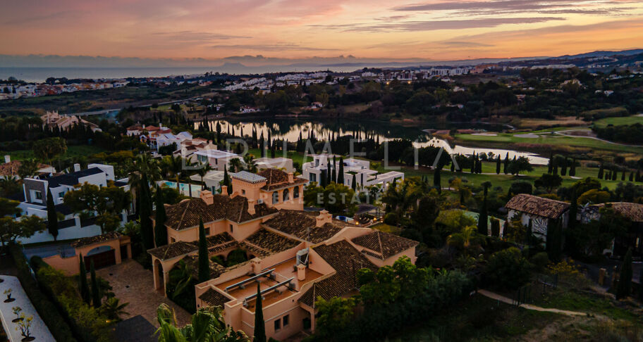 Villa Pace - Stunning Mediterranean-Style Luxury House in Los Flamingos, Benahavis