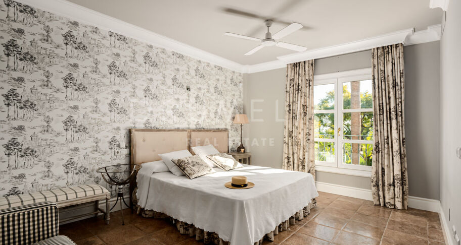 Villa Pace - Stunning Mediterranean-Style Luxury House in Los Flamingos, Benahavis