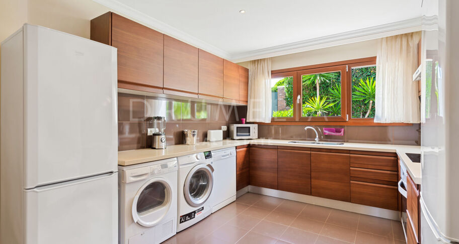 Elegante Luxusvilla am Strand, Villa Marina, fabelhaftes Puerto Banus, Marbella