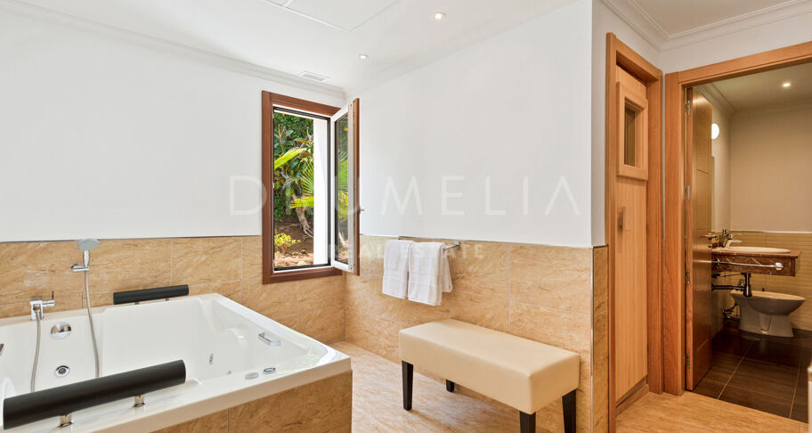 Elegante Luxusvilla am Strand, Villa Marina, fabelhaftes Puerto Banus, Marbella
