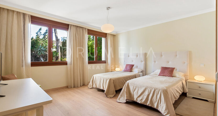 Elegante Luxusvilla am Strand, Villa Marina, fabelhaftes Puerto Banus, Marbella