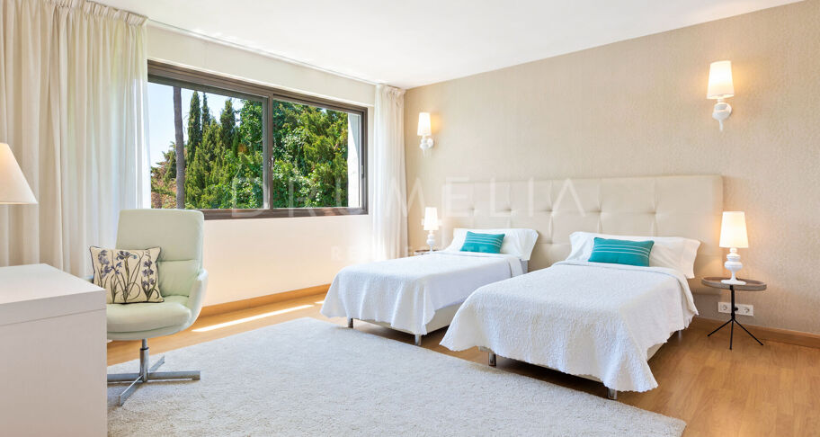 Villa de luxe élégante à côté de la mer et de toutes les commodités, Villa Marina, Puerto Banus