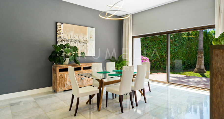 Villa de luxe élégante à côté de la mer et de toutes les commodités, Villa Marina, Puerto Banus