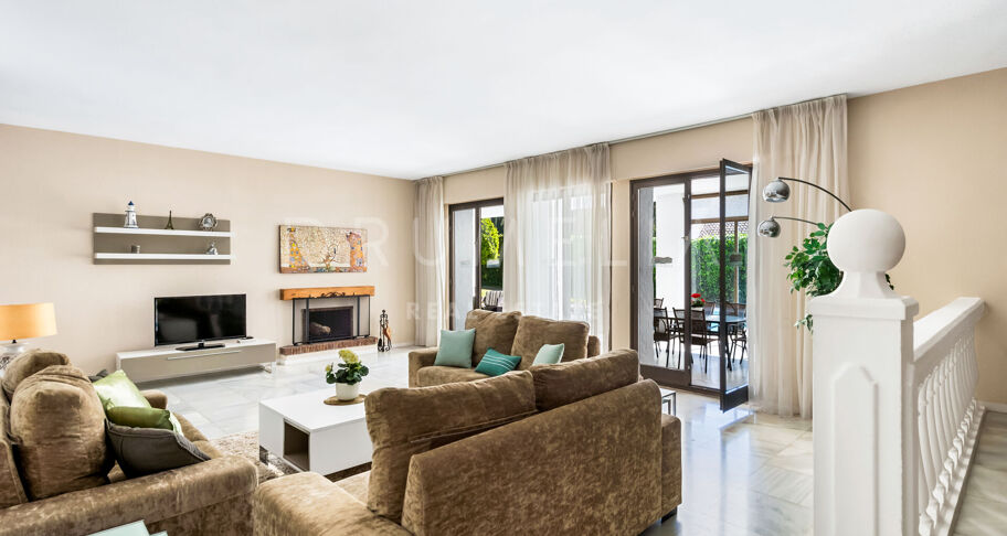 Luxuriöse Villa am Strand mit modernem Interieur, Villa Marina, Puerto Banus