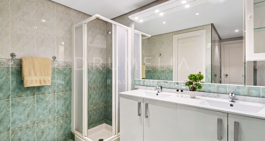 Luxuriöse Villa am Strand mit modernem Interieur, Villa Marina, Puerto Banus