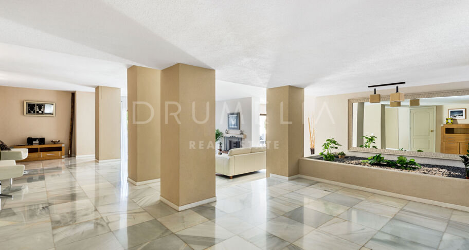 Elegante Luxusvilla am Strand in der Nähe des fabelhaften Puerto Banus, Marbella