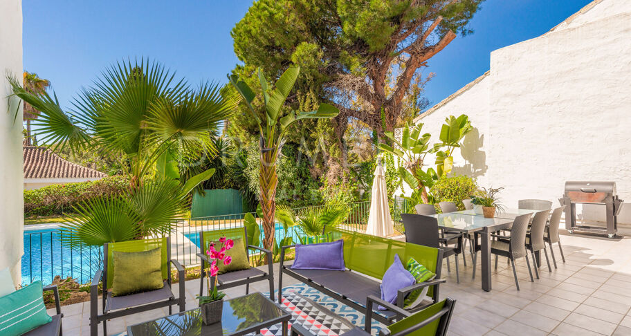 Elegante Luxusvilla am Strand in der Nähe des fabelhaften Puerto Banus, Marbella