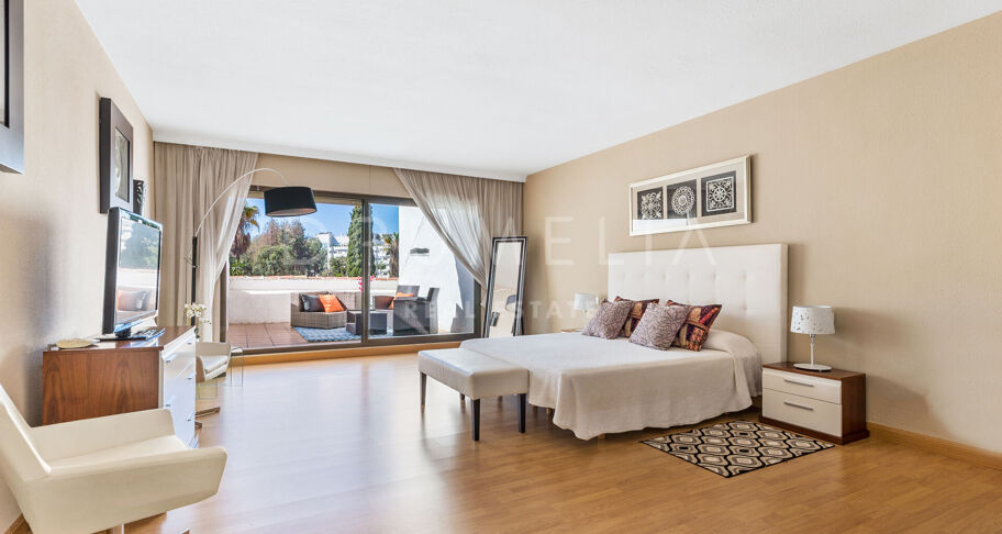 Elegante Luxusvilla am Strand in der Nähe des fabelhaften Puerto Banus, Marbella