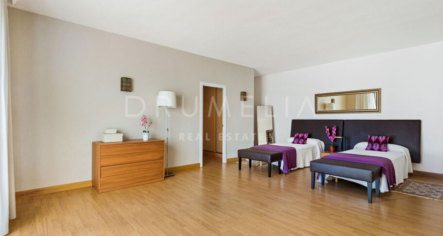 Elegante Luxusvilla am Strand in der Nähe des fabelhaften Puerto Banus, Marbella