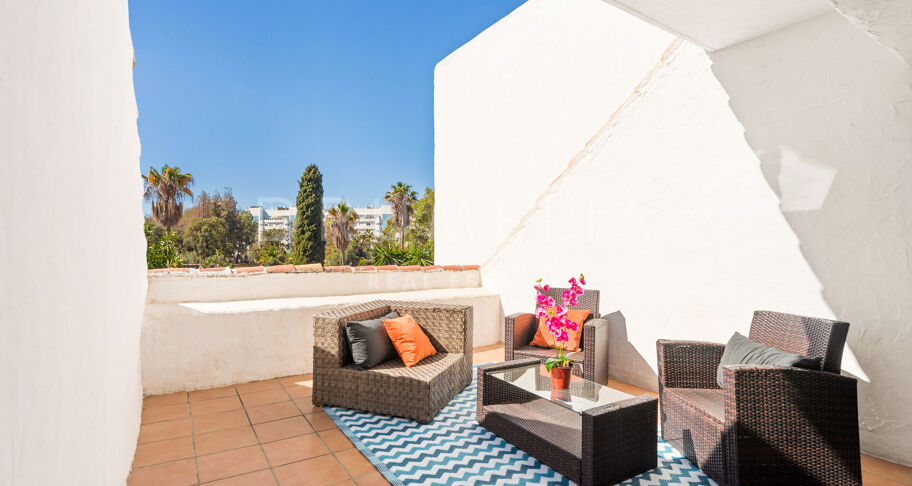 Elegante Luxusvilla am Strand in der Nähe des fabelhaften Puerto Banus, Marbella