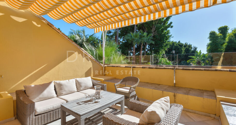 Fabuleuse villa de luxe de style andalou en bord de mer à Guadalmina Baja, Marbella