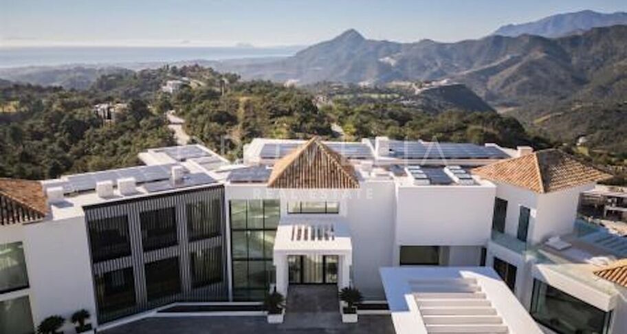 Villa Enso - Gloednieuw buitengewoon modern herenhuis Villa Enso in La Zagaleta, Benahavis.