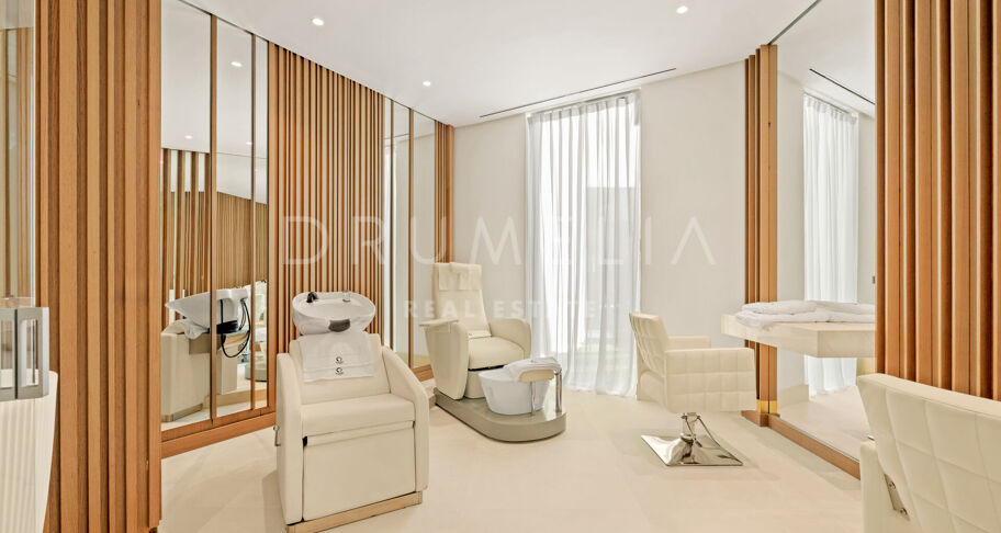Villa Enso - Gloednieuw buitengewoon modern herenhuis Villa Enso in La Zagaleta, Benahavis.