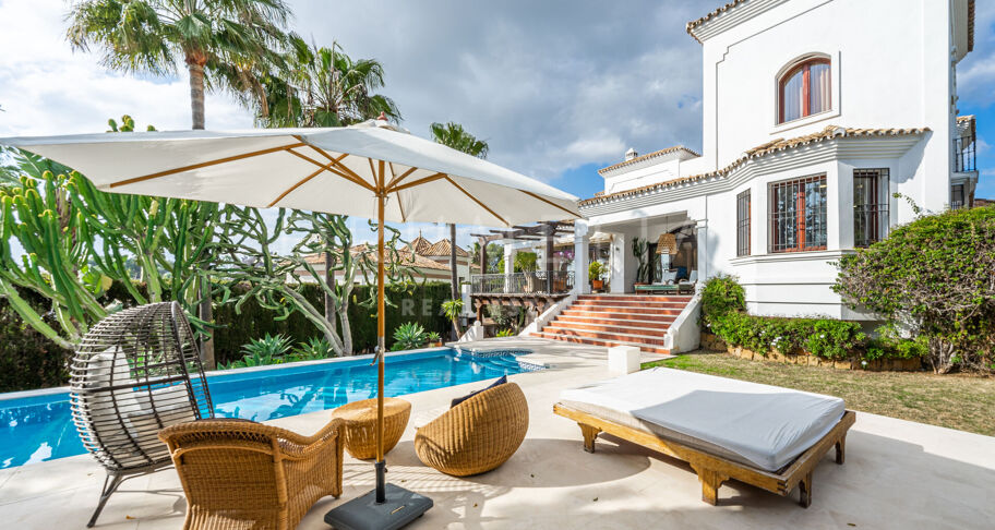 Charming, Full of Character Luxury House of Traditional Style in Nueva Andalucía