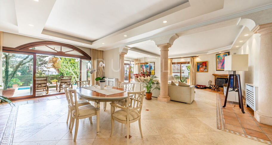 Charming, Full of Character Luxury House of Traditional Style in Nueva Andalucía